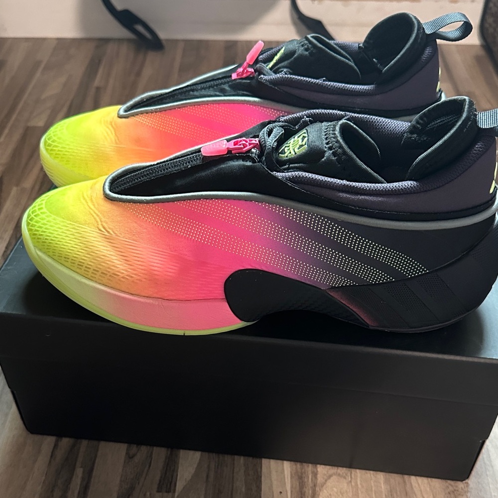 Adidas D.O.N. Issue 7, size 7.5 US